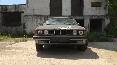 Dezmembrez BMW E32 730 an 1991