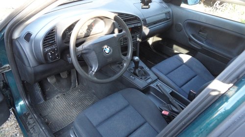 Dezmembrez BMW E36 1,8 benzina Touring
