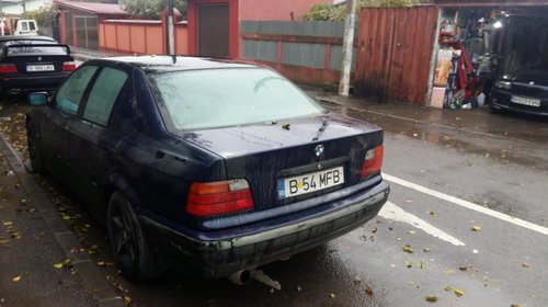 Dezmembrez bmw e36 318i m43 an 1996 masina de italia