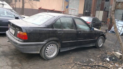 Dezmembrez BMW e36 318i m43 sedan