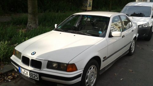 Dezmembrez BMW e36 320 m52 sedan 1995