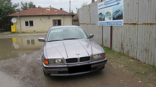 Dezmembrez BMW E38 728i;1996