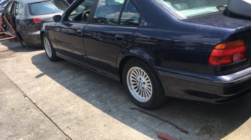 Dezmembrez BMW E39 2000 berlina 3.0