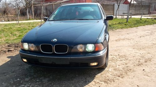 Dezmembrez BMW E39 523i