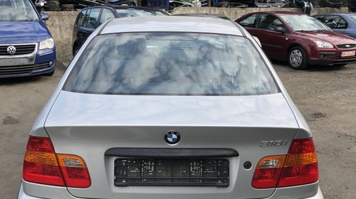 Dezmembrez BMW E46 2004 berlina 2.0