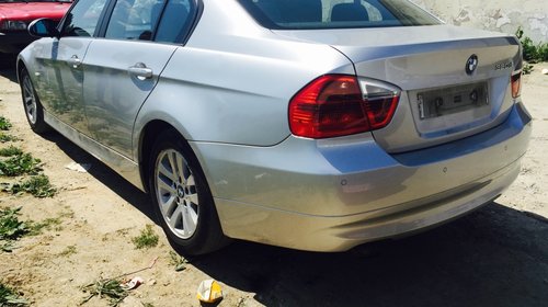 Dezmembrez Bmw E90 320 diesel 320i ES 2007