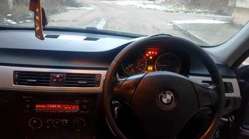Dezmembrez BMW E90 320d 2006; Sedan