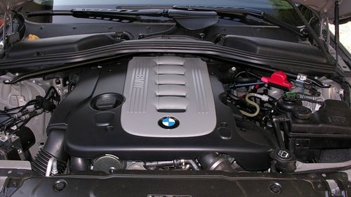 Dezmembrez BMW E92 330D