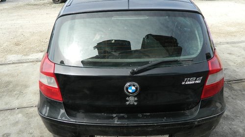 Dezmembrez BMW Seria 1 din 2005