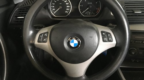 Dezmembrez BMW Seria 1 E87 M47D20 volan stanga