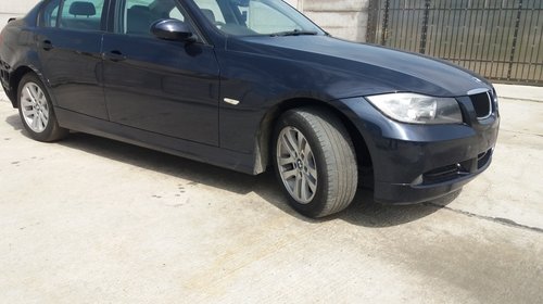 Dezmembrez BMW seria 3 e 90 2004-