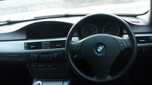 Dezmembrez BMW Seria 3, E90, 320D, an 2005, limuzina