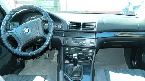 Dezmembrez BMW Seria 5 din 1995-2000 (E39)