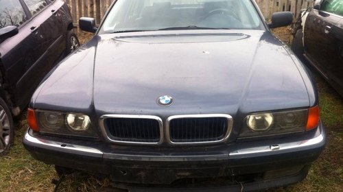 Dezmembrez BMW seria 7 e38