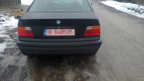 Dezmembrez bmw seria3 e36 berlina an 1996