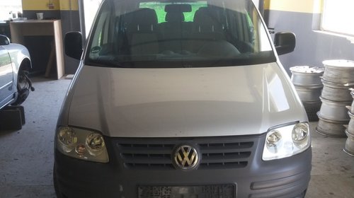 Dezmembrez caddy 2005 motor 1.9 bls ,77 kw