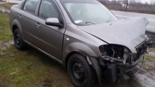 Dezmembrez Chevrolet Aveo ,an 2002