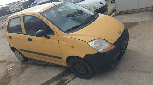 Dezmembrez Chevrolet Spark galben