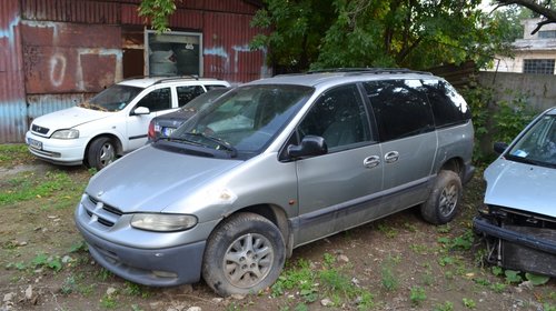 Dezmembrez Chrysler Voyager 2.5 tdi