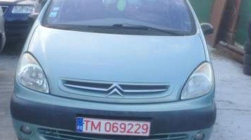 Dezmembrez Citroën Xara Picasso an 2002 moto