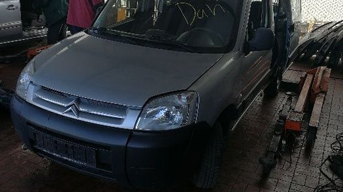 Dezmembrez Citroen Berlingo 1.6HDI Peugeot Pa