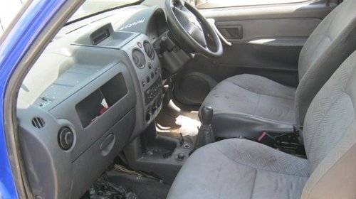 Dezmembrez Citroen Berlingo din 2004, 19d