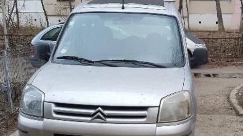 Dezmembrez Citroen Berlingo faza 1 Facelift 2.0 HDI tip motor RHY 66 kW (90 PS; 89 hp) an 2003, Euro 3