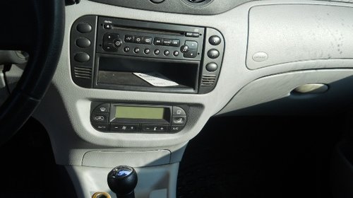 Dezmembrez Citroen C3 2006 Hatchback 1.4 16v
