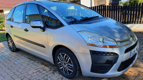 Dezmembrez citroen c4 picasso 2008