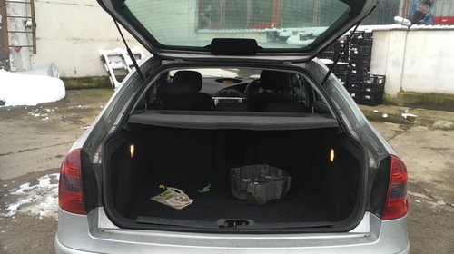 Dezmembrez Citroen C5 II