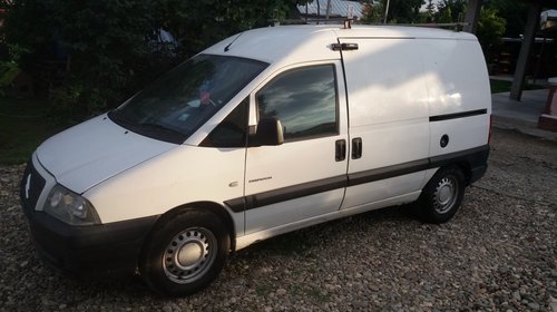 Dezmembrez Citroen jumpy 2005 Van 2.0 HDI