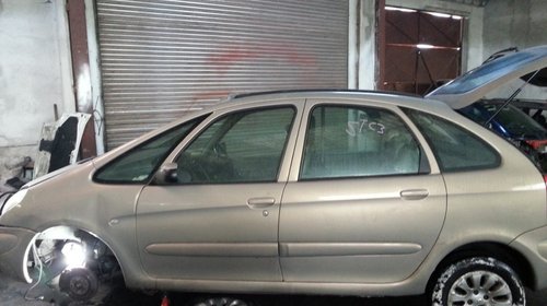 Dezmembrez Citroen Xsara Picasso 2.0 HDI 66kw 90cp 2003