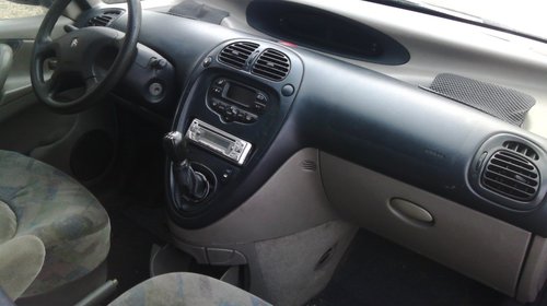 Dezmembrez Citroen Xsara Picasso 2.0 HDi