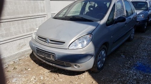 Dezmembrez Citroen Xsara Picasso ,an 2002