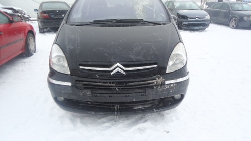 Dezmembrez Citroen Xsara Picasso din 1999, 1.