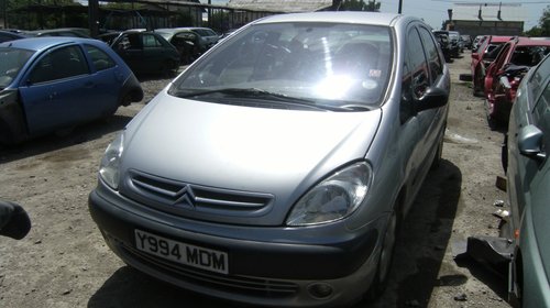 Dezmembrez CITROEN XSARA PICASSO din 2001 (1.