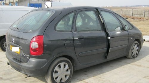 Dezmembrez Citroen Xsara Picasso din 2001, 2.0d