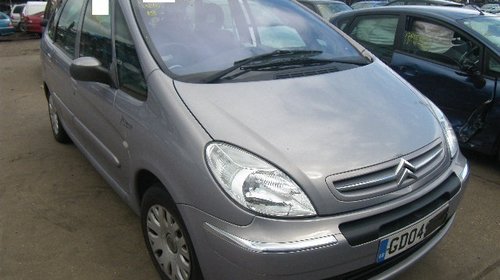 Dezmembrez Citroen Xsara Picasso din 2004, 1.6b