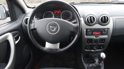 Dezmembrez Dacia Duster 1.5 dCi 110 Cp an 2012 4x2