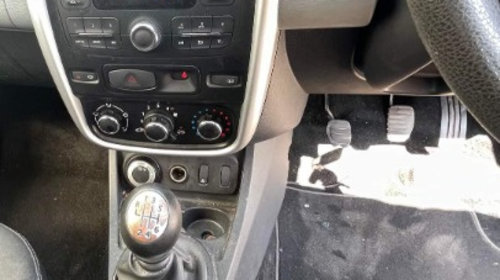 Dezmembrez Dacia Duster 2013 4x4 1.5 dci