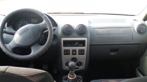 Dezmembrez Dacia Logan an 2005 motorizare 1.4