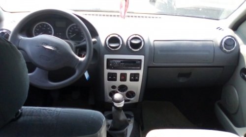 Dezmembrez Dacia Logan an 2009 motorizare 1.5 DCI