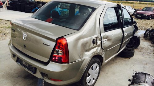 Dezmembrez Dacia Logan din 2010