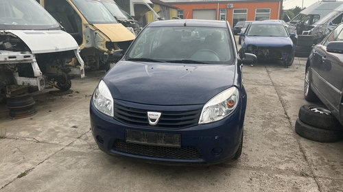 Dezmembrez dacia sandero 1.2 16v  2009