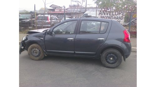 Dezmembrez dacia sandero 2008