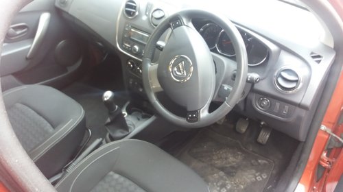 Dezmembrez Dacia Sandero 2015 hatchback 1,5 dci