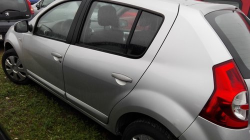 Dezmembrez dacia sandero an 2009 motor 1.4 benzina