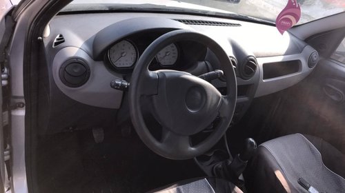 Dezmembrez Dacia Sandero din 2008 1.4 MPI 53 000 km reali