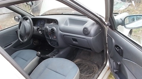 Dezmembrez Dacia Solenza 2004 hatchback 1.4 mpi