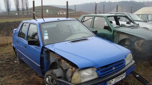 Dezmembrez Dacia SuperNova din 20011.4 benzina